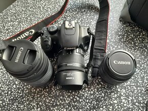 Digitální  zrcadlovka - Canon EOS 1000 D + objektivy - 3
