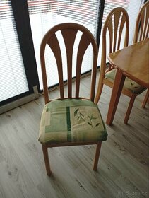Masivní jídelní stůl s židlemi - 3