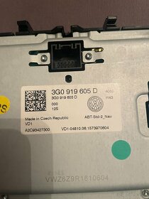 VW originální displej - 3G0919605D s rámečkem 3g1858071a - 3