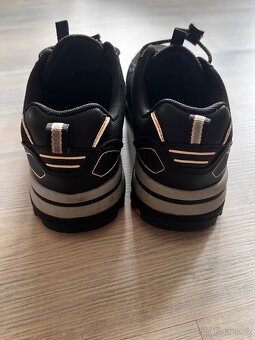 Pracovní, sportovní obuv - 3