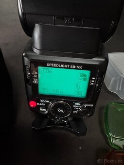Nikon SB-700 Blesk - 3