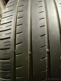 pneu 225/55 R16 - 3