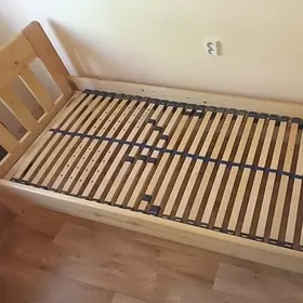 Masivní postel včetně roštu (80x200cm) - 3