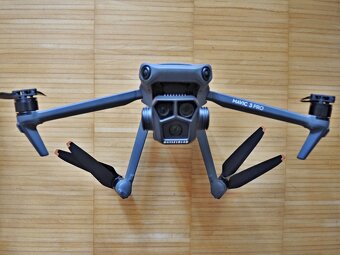 Prodám DJI Mavic 3 Pro Flymore Combo - 3