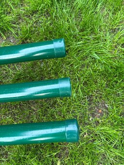 Zahradní pletivo se sloupky a drátem (cca 25m) - 3