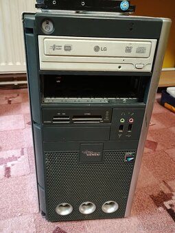 Starší PC + příslušenství a tiskárna HP - 3