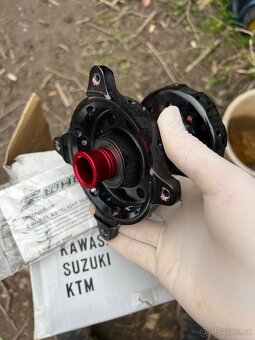Predni naboj Kawasaki KXF 250 450 - 3