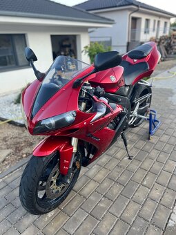 Yamaha r1 - 3