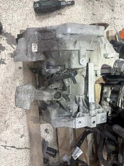 Motor CZE, převodovka QXC - 3