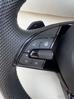 Na prodej – Sportovní volant Škoda (kompletně černý) - 3