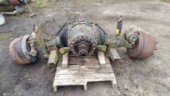 První i druhá zadní náprava na Tatra 815 měchy - 3