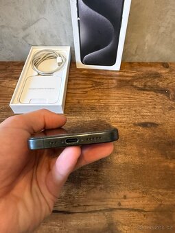 iPhone 15 Pro 256 GB, Black Titanium - 3