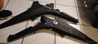 Manet korado boční plast - 3