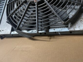 Chladič BMW e36 s el.saharou - 3