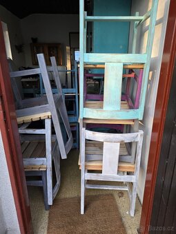 Barevné židle zrestaurované - 3