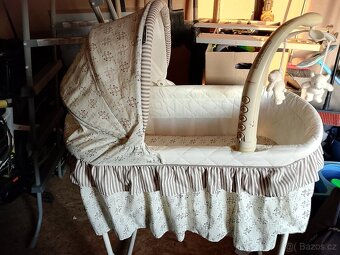 Dětská postýlka na kolečkách - 3