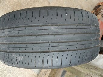 Faljwn 225/40R18 - 3