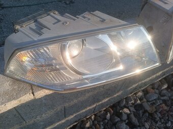 Světla, světlo, xenon, xenony Škoda Octavia 2 - 3