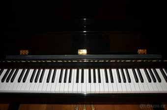 YAMAHA - Piano - Pianino - Model V 118 N-T - černé leštěné - 3