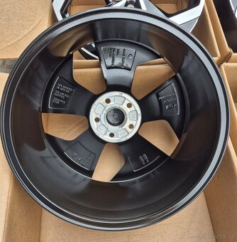 Nové Alu Volkswagen R19 Vw ID3 5x112 - 3
