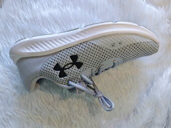 BOTY EU 41, Under Armour Charged Pursuit 3 3024878-104 - 3