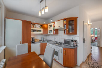 Prodej 3+1, 74,5 m², Znojmo – prostorný, s balkonem a sklepe - 3