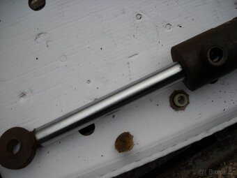 Hydraulická pístnice nová 2x - 3