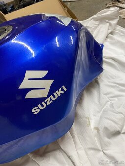 Nádrž ze suzuki gsxr - 3