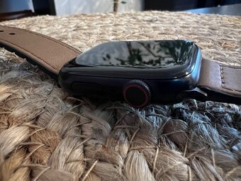 Apple Watch SE 2024 44mm - Cellular - 3