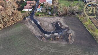 Stavební pozemek v Kozašicích – klidné bydlení s výbornou... - 3