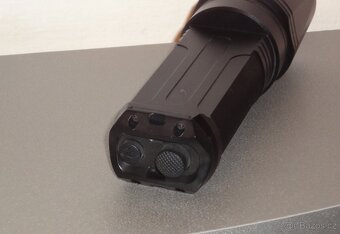 Výkonná LED svítilna Fenix TK35 včetně 2x 18650 aku AW - 3