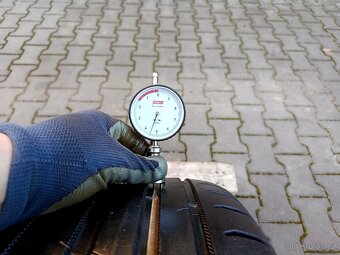 225/55/17 letní pneu nokian - 3