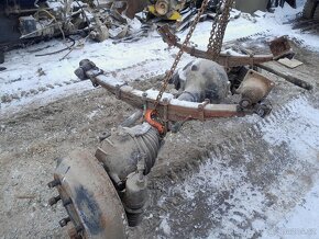 Praga V3S  přední náprava s pérama - 3