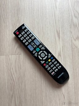 Televize Samsung 32”, 80 cm - 3