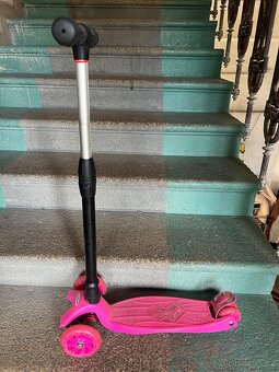 Dívčí koloběžka Scooter Rider, svítící kolečka - 3