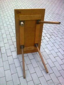 Stolek - 3