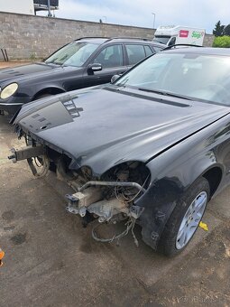 Mercedes-Benz E 270 W211 - 3