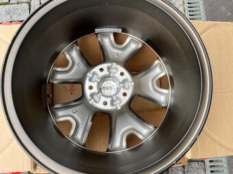 17" Jeep originální alu disky s originál. TPMS senzory - 3