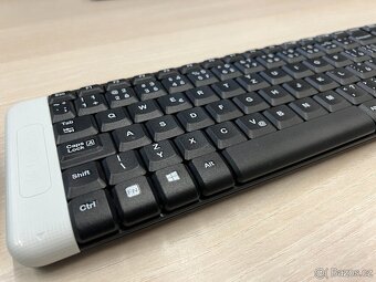 Prodám cestovní set klávesnice a myši Logitech laser, česká - 3