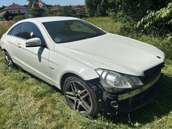 Mercedes w207 E-kupe na náhradní díly - 3