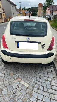Lancia ypsilon - 3