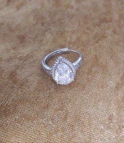 Nový stříbrný prstýnek uni vel 925 Zářivá slza s kamínky - 3