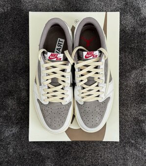 Jordan 1 Low Reverse Mocha Travis Scott - 3