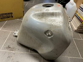Honda XL 1000 Varadero originální nádrž - 3