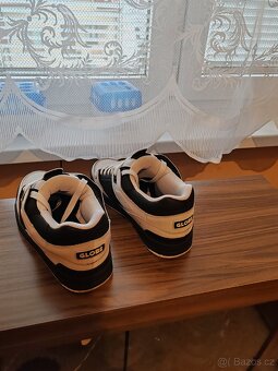 Globe Fusion black/white vel 44 28,5cm - 3
