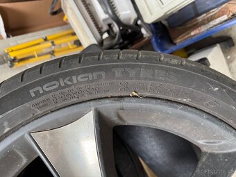 275/35r20 - 3