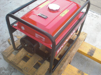 Profi elektrocentrála Honda ECM 2800 zánovní - 3