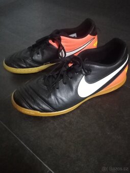 SÁLOVKY NIKE 41 - 3