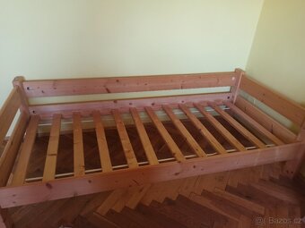Zvýšená postel se schůdky - 3
