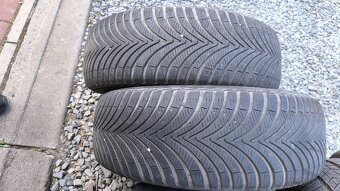 215/65R16 102V, celoroční - 3